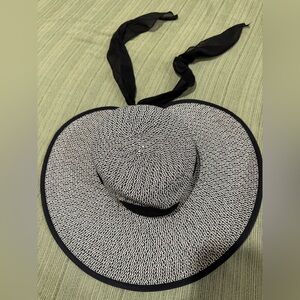Elegant Black and White Women's Sun Hat